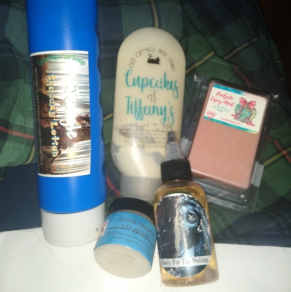 Indie Vendor Bath & Body Lot Old Crooked Trail - Picture 2 of 9